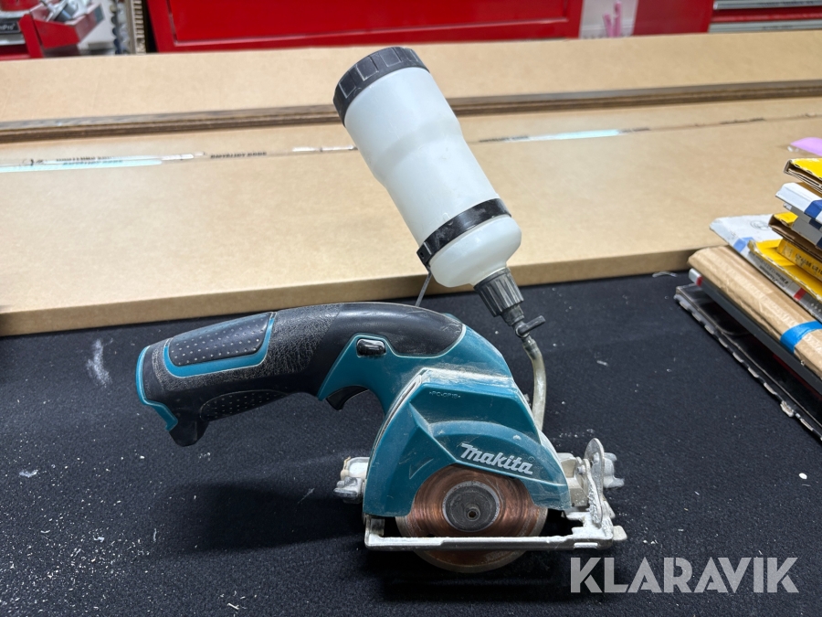 Kakelsåg Makita CC300D