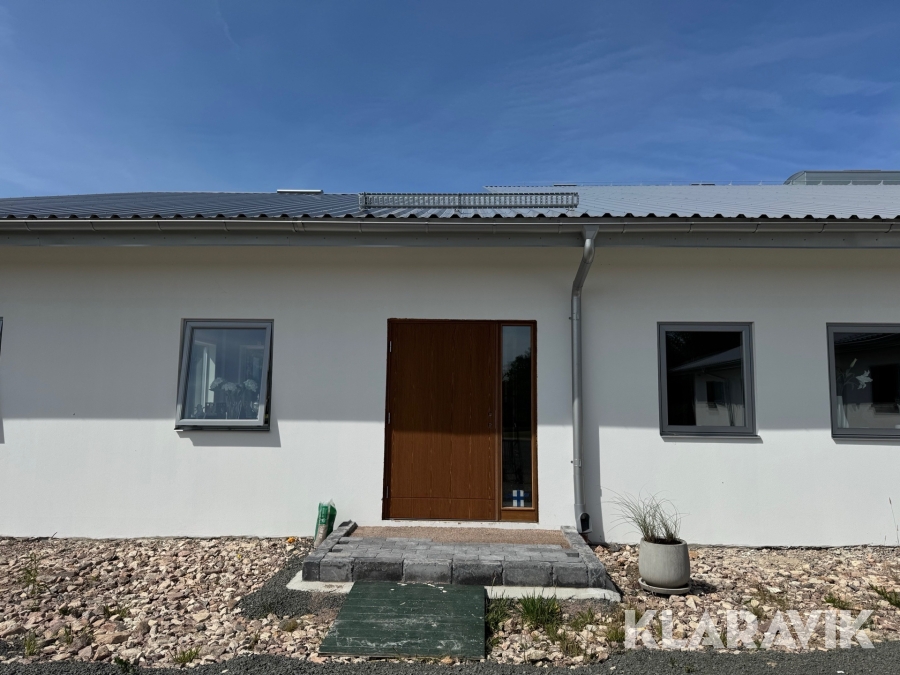 Ytterdörr + Sidoljus Diplomat Laila Träfanér Konstteak