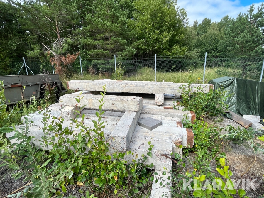 Betongpålar ca 30 st