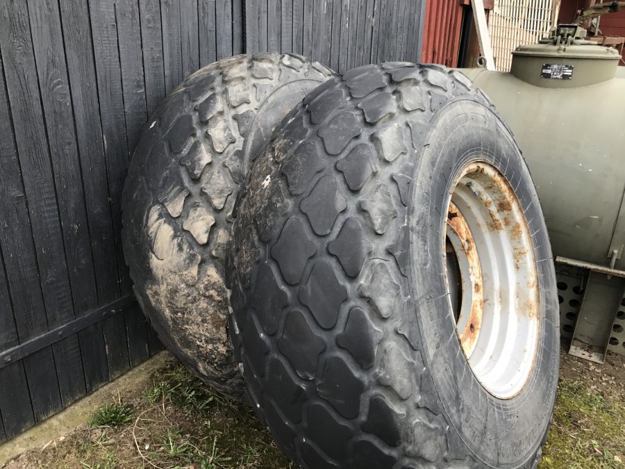 Gräsdäck med fälg för traktor