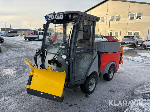 Redskapsbärare Hako Citymaster 600 med redskap