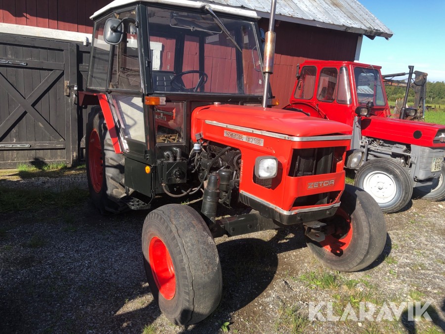 Traktor Zetor 5718 