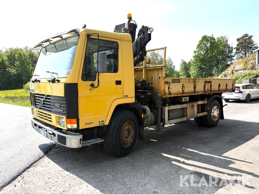 Lastbil Volvo FL7 4X2 med kran och tipp
