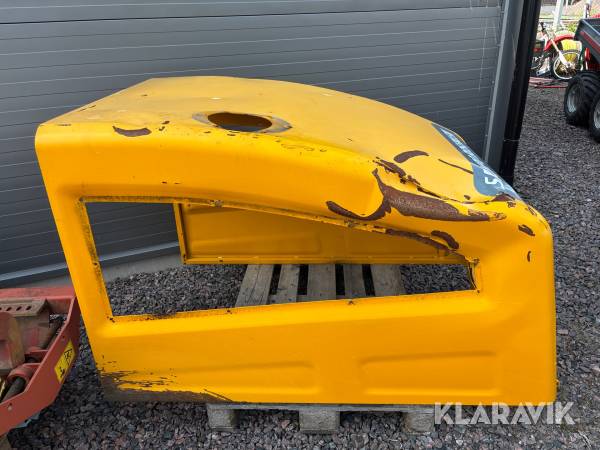 Motorhuv samt sidoplåtar till Sampo HR46X Skördare