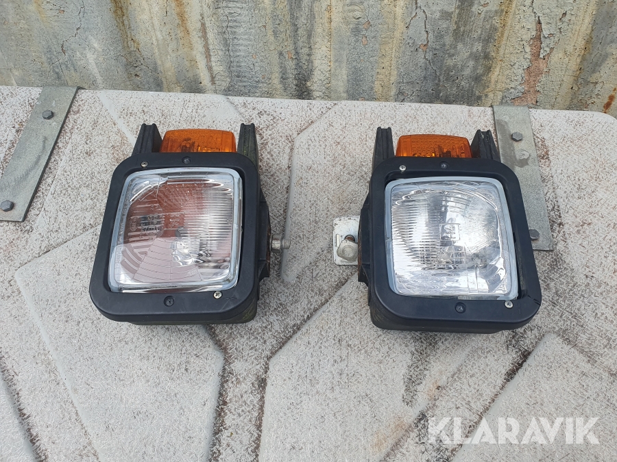 Strålkastare 2st Hella Ploglykta med blinkers till hjullastare