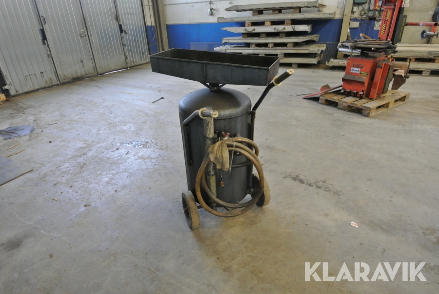 Oljebyteskärl till billyft