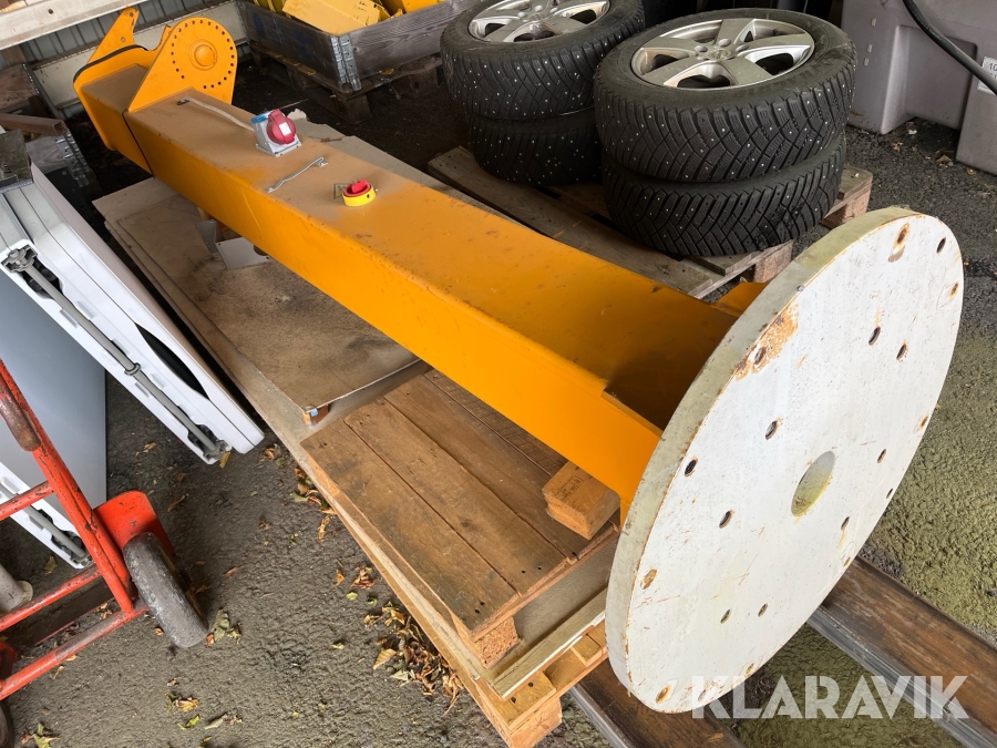 Pelarsvängkran med telfer Abus LSX