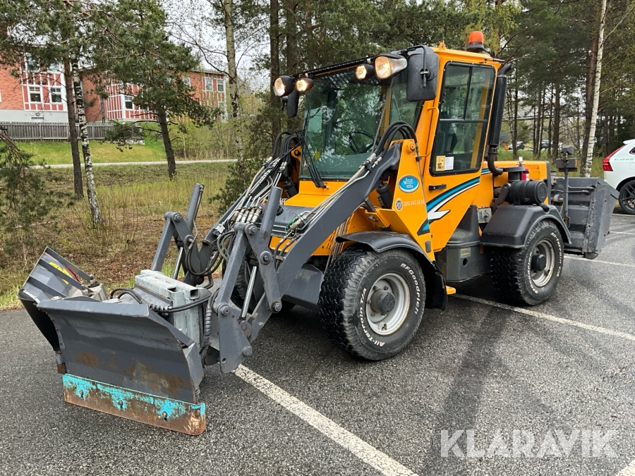 Hjullastare Wille 455B med vikplog och sandspridare