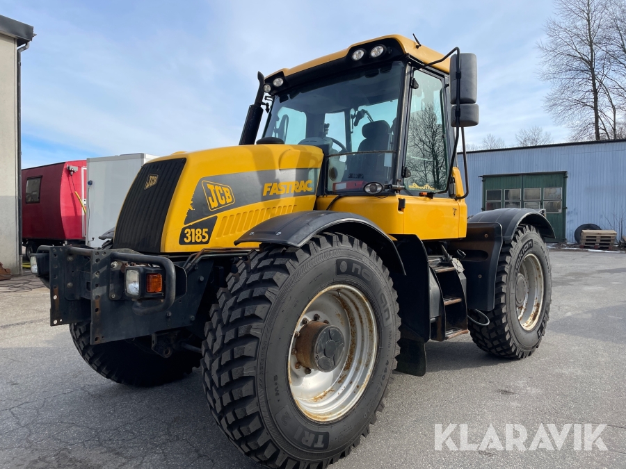 Traktor JCB Fastrac 3185