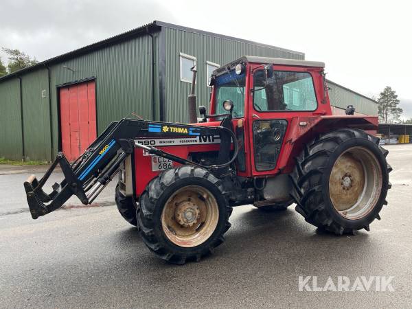 Traktor Massey Ferguson 590