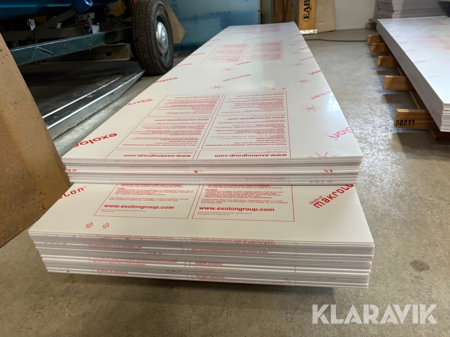 Polycarbonat Makrolon antal 50 st totalt ca 86 kvadratmeter