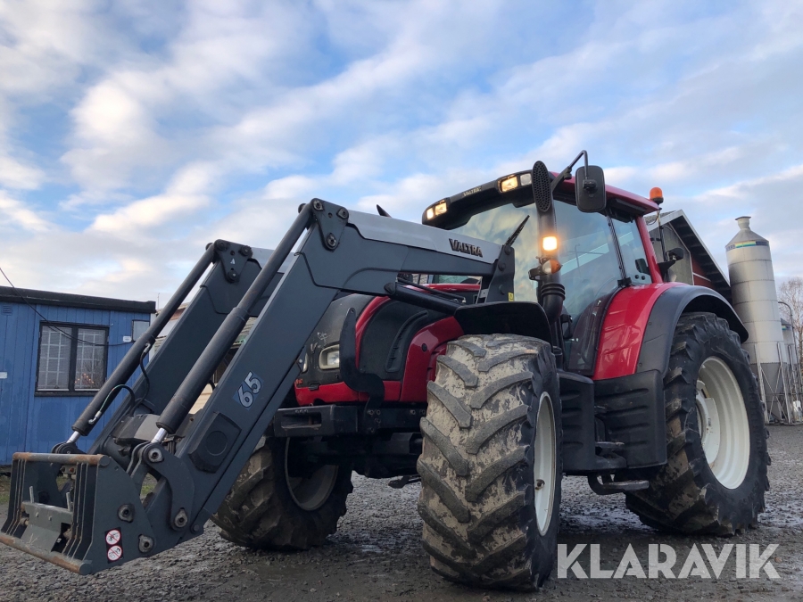 Traktor Valtra N 142 Direct med lastare