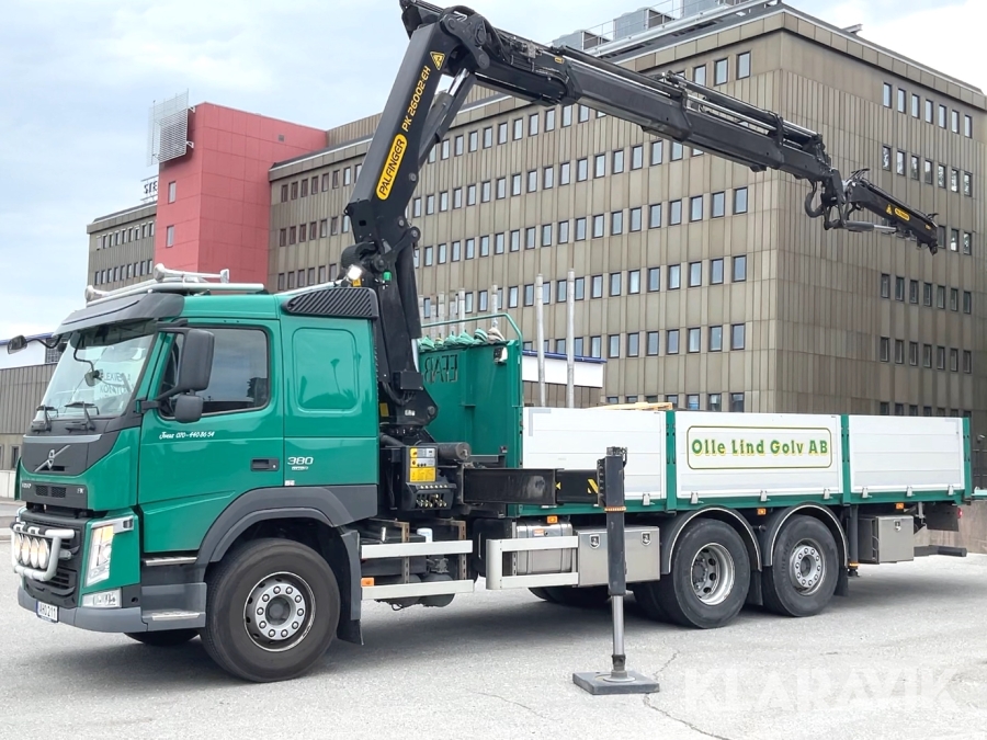 Kranbil brädgårdsbil Volvo FM 380 6x2 med Palfinger kran PK26002EH