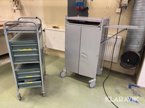 Verktygsvagn / skåp Ab Werba 2st på hjul