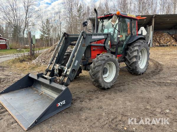 Traktor Valtra Valmet 800 med lastare