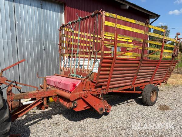 Självlastarvagn Strautmann