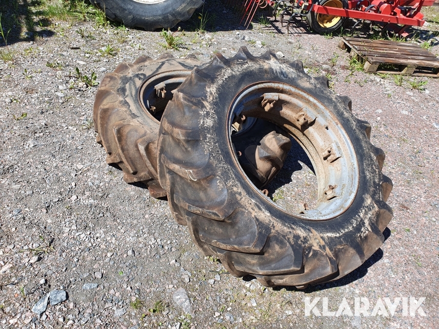 Däck till veterantraktor MF Gislaved 13-30 2st