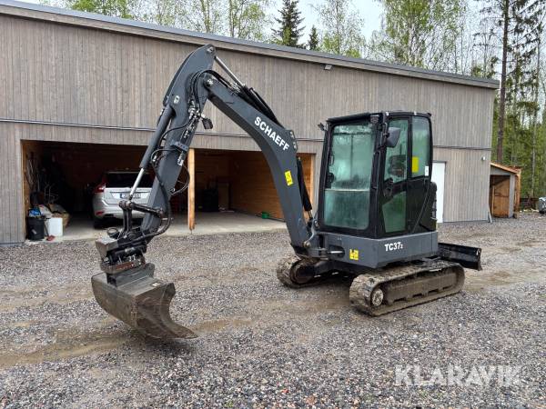 Grävmaskin Schaeff TC37 med Tiltrotator