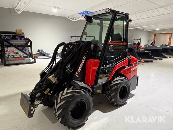 Kompaktlastare Neomach Nova x40 med redskap