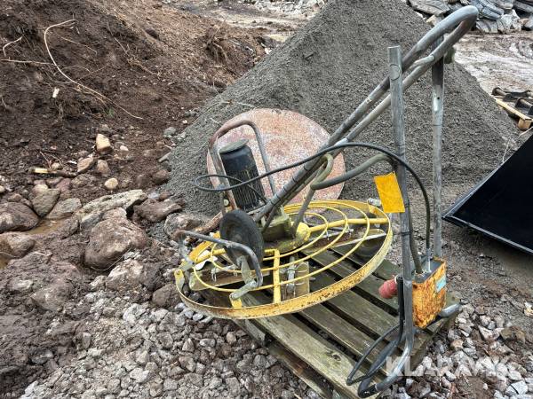 Glättare Dynapac BG 42E