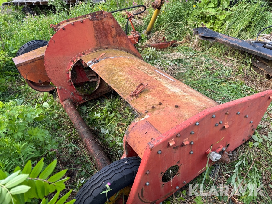 Slåttermaskin / vegetationshack