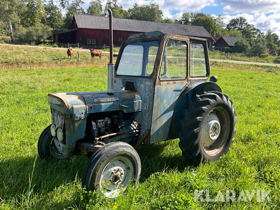 Veterantraktor Fordson Dexta diesel