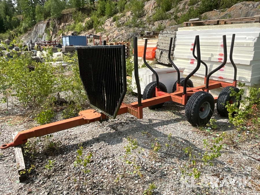 Skogsvagn WE 5 med flak och rede
