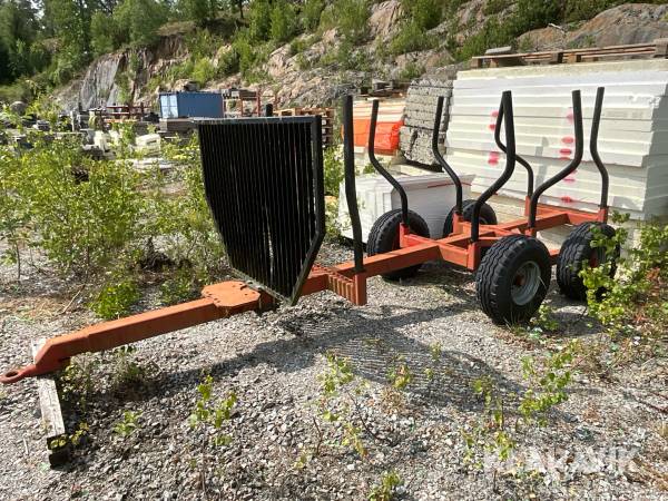 Skogsvagn WE 5 med flak och rede
