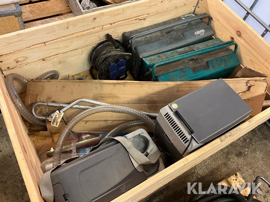 Fatpump kylbox 12v verktygslådor mm