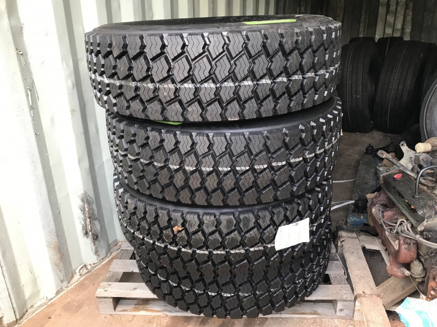 4st Nya drivdäck till lastbil