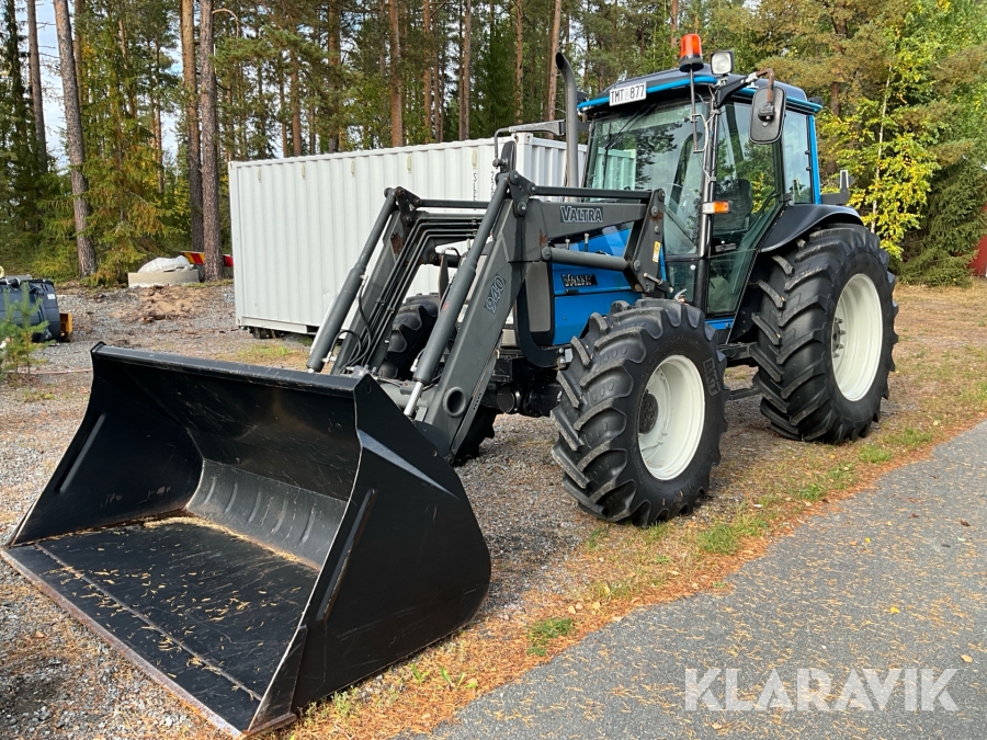 Traktor Valtra A85-4