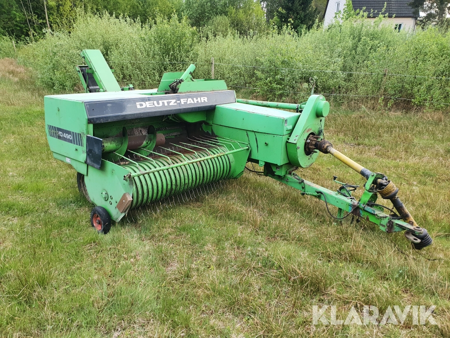 Höpress Deutz-Fahr HD 490 med kastare