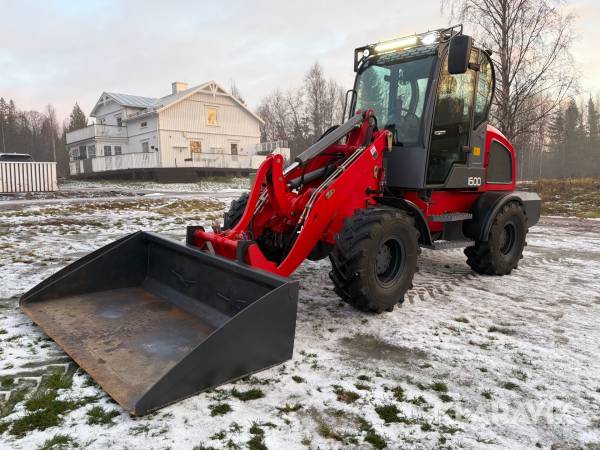 Hjullastare HZM RRUN1600 med planeringsskopa