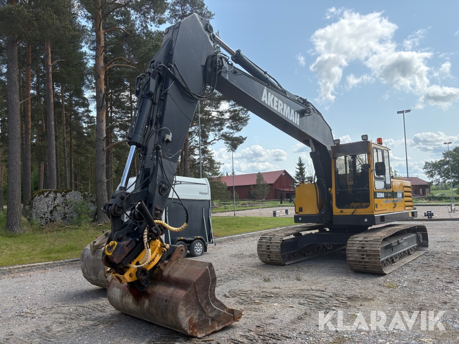 Grävmaskin Åkerman EC230B med redskap