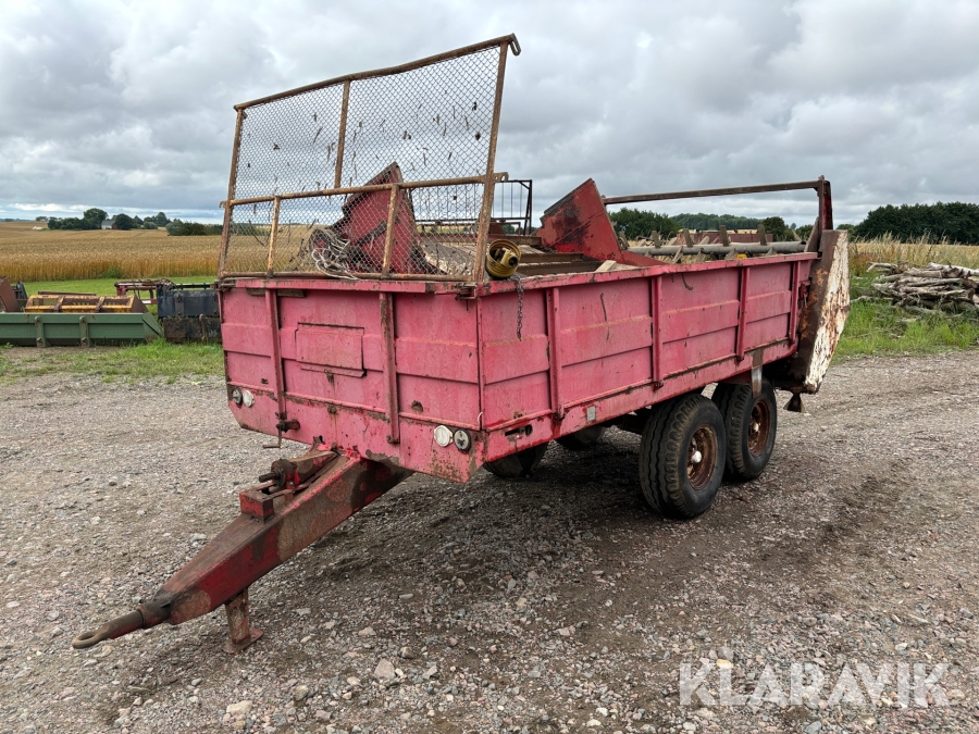 Gödselspridare Agromet N218 med avlastningsramp