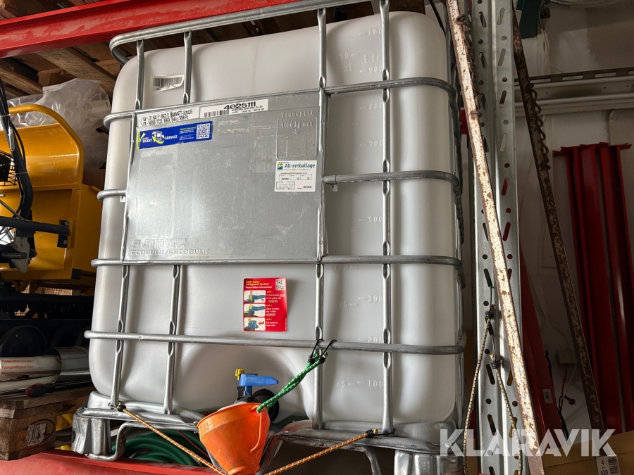 IBC- tank med inbyggd pump Schutz