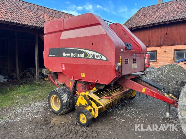 Rundbalspress New Holland BR750