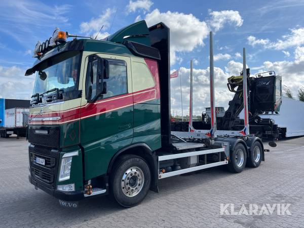 Timmerbil Volvo FH 540 med kran