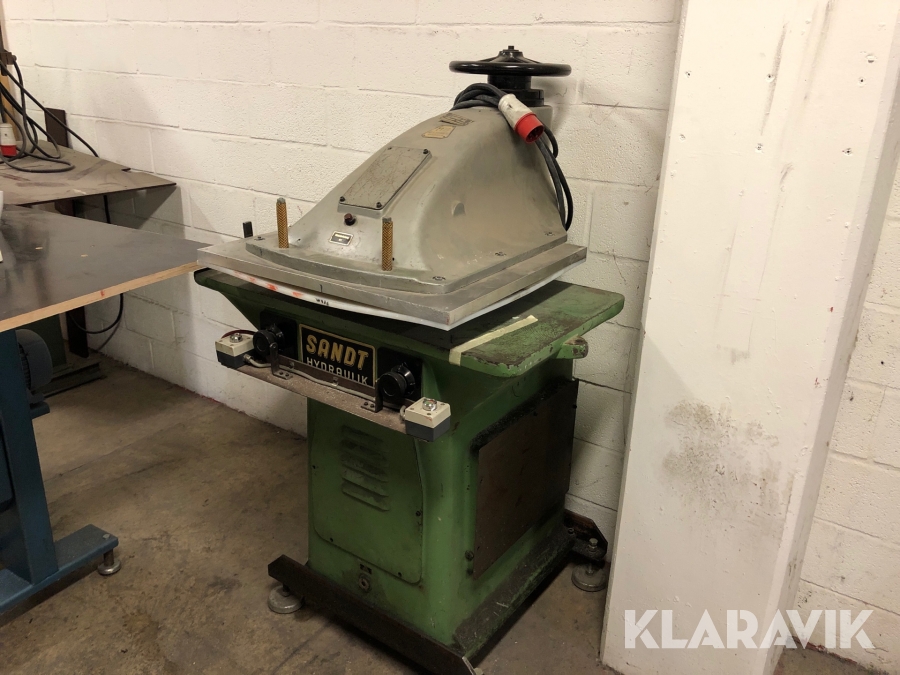 Stans / Press Sandt AG 18 ton