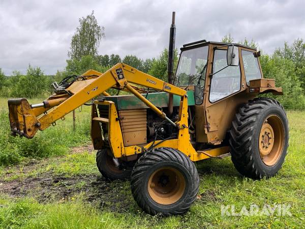 Traktor Valmet 702 med lastare