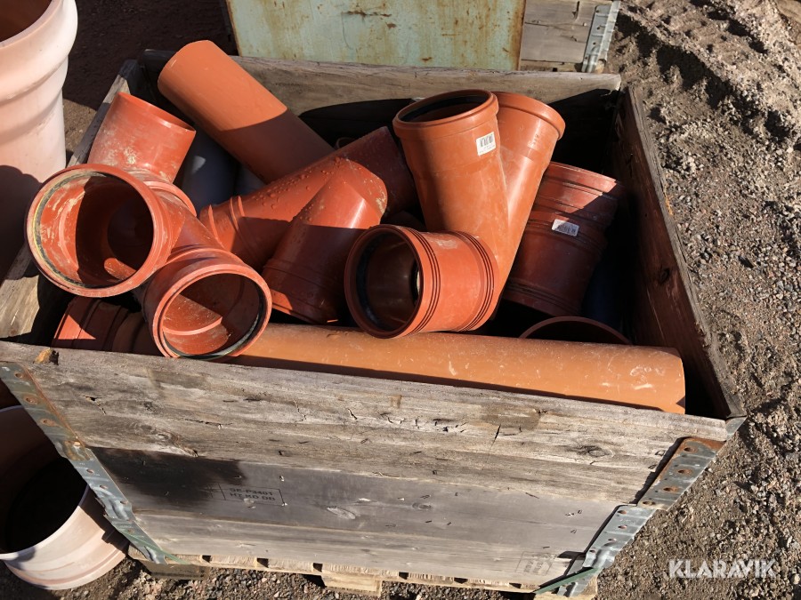Klaravik Auktioner | Parti med PVC rör