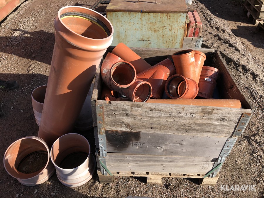Klaravik Auktioner | Parti med PVC rör