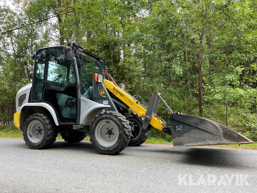 Hjullastare Kramer Allrad 348 med flera redskap