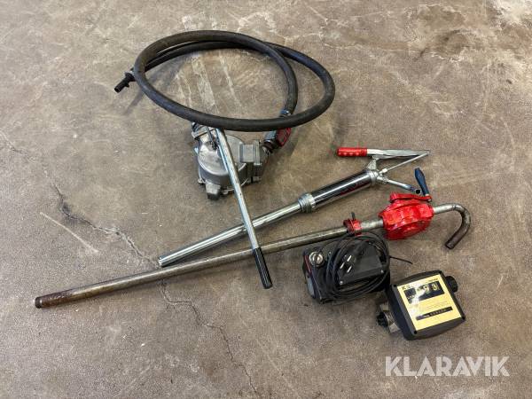 Diverse pumpar med slangar och flödesmätare