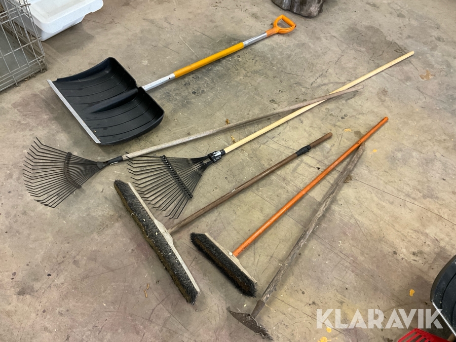 Borstar, skyffel och krattor