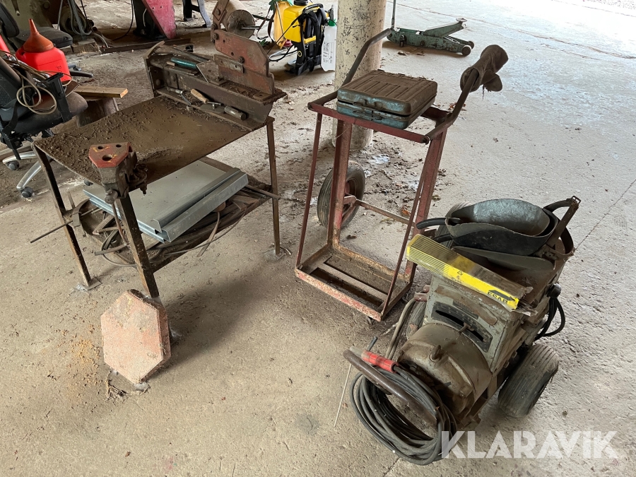 Svetstransformator Hägglunds svetsmaskiner med vagn och svetsbord