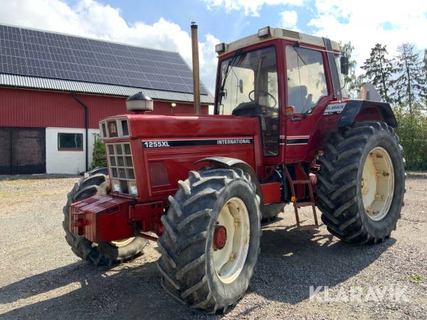 Traktor Case IH 1255 XL