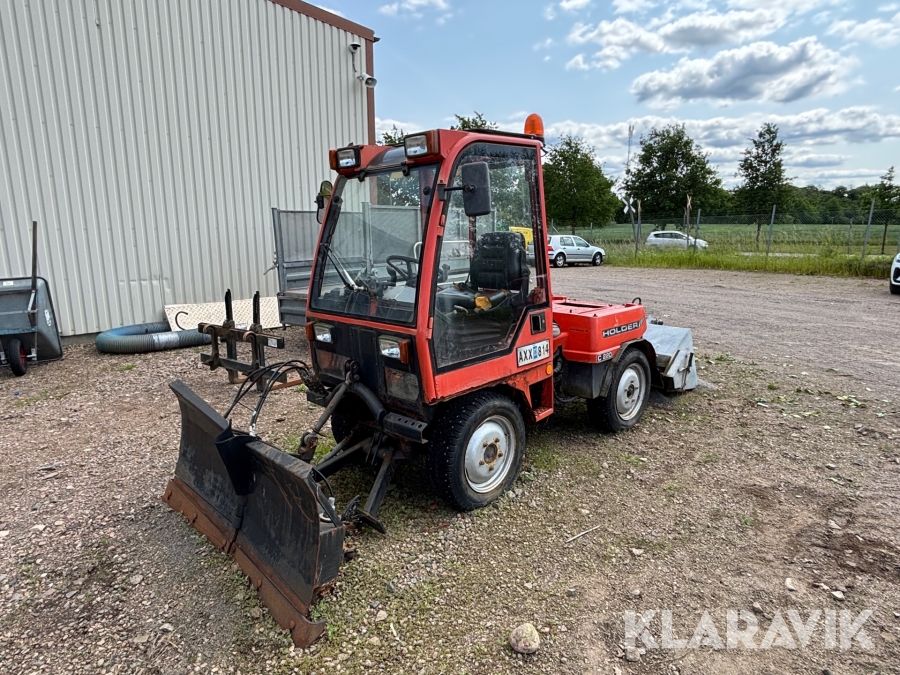 Redskapsbärare Holder C220 med vikplog & sandspridare