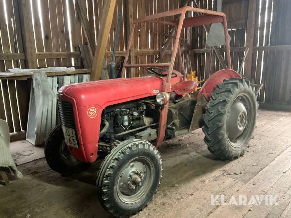 Traktor Massey Ferguson MF30