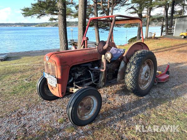 Traktor Massey Ferguson 35 med Betesputs